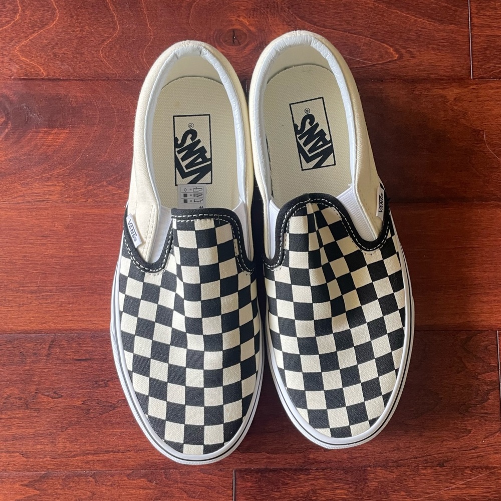 Vans NWOT checkerboard slip on